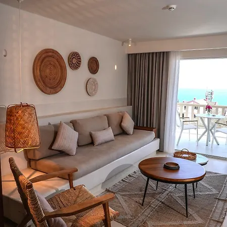 Pilos Hotel 3*